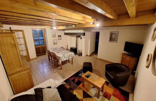 Gîte accueillant pour 7 pers avec cheminée et terrasse - FR-1-496-225 - Foto 15