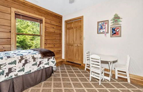 Cozy Mountain Cabin with Long-Range Views near Waterfall Park in Old Fort, NC - Foto 34