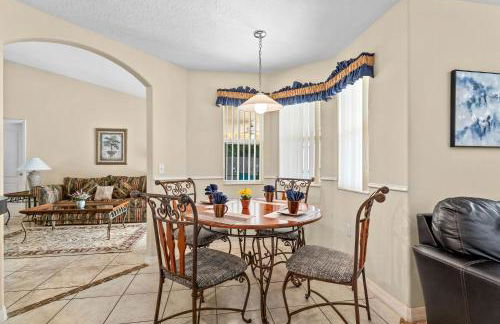 EXQUISITE VILLA - 2 Master Suites, Pool South and Spa, Gas BBQ, Game Room, WIFI - Foto 22