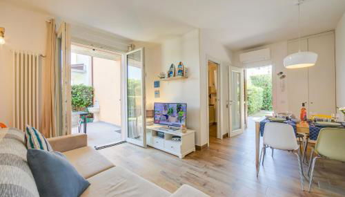 La Casa Accanto With Shared Pool - Happy Rentals - Photo 5