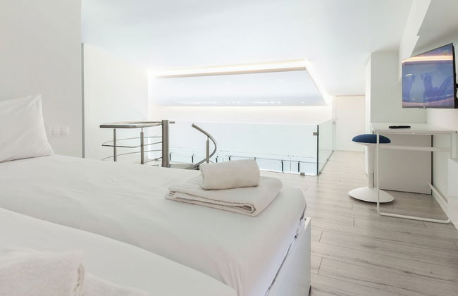 Marousi 2 Bd Luxury Living w Shared Pool - Foto 11