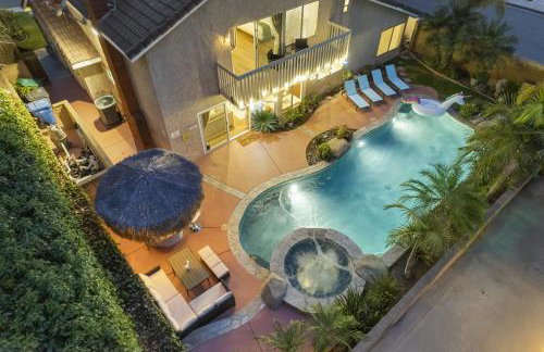 Entire Private Home with 4 Bedrooms, Pool, Hot Tub, King Bed, Garage, Available Now - Foto 68