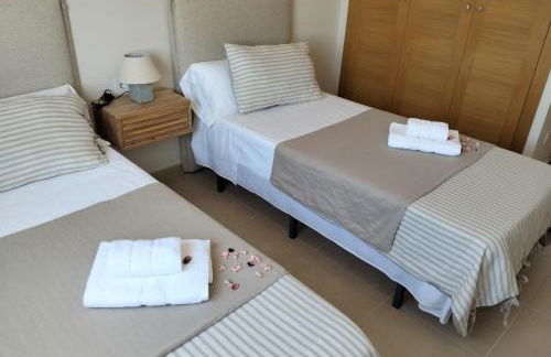 DENIA Playa Santa Ana Adosados - Cómodo apartamento con Piscina, Terraza y Parking, a 2 minutos de la playa - Photo 9