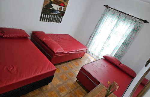 Casa Maravilhosa, Pé na Areia com Piscina, Área Gourmet com Churrasqueira em Deck Coberto Frente a Piscina, Mesa de Bilhar, 4 Quartos Confortáveis, Sendo 2 Suítes, Cozinha Americana e Sala de Jantar, Ampla Garagem para 6 Carros - Mercado na rua da Casa - Photo 24