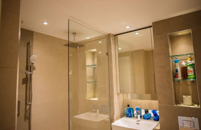 Thames View 2 Bed Apartment With Balcony - Photo 31