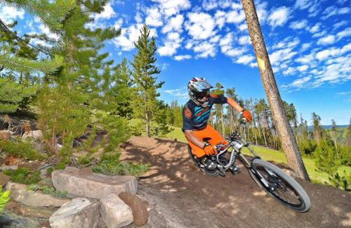 2 BR Basecamp Bliss at Kicking Horse Near Ski Hill - Foto 32