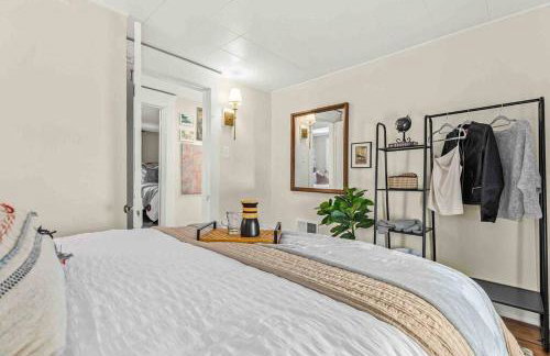 Eclectic Bungalow in the Heart of Royal Oak - Foto 14