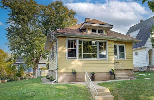 Stylish home Garage Walk to Lake Minutes from Airport - Foto 2