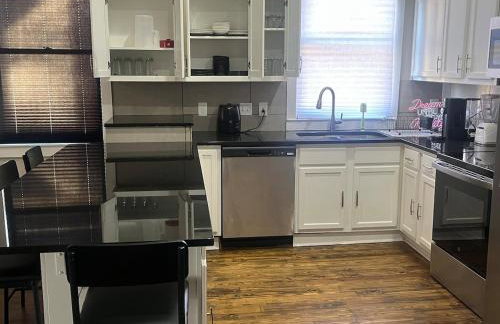 Enjoy Peace of Mind with a Modern Touch of Class - Foto 7