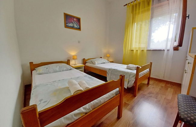 Detached House at Country Side, Fenced Private Garden Ideal for 2 Fam, Wifi - Photo 2