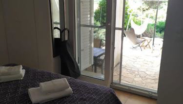 Cozy Jelsa apartment in the shade of the pines. - Photo 5