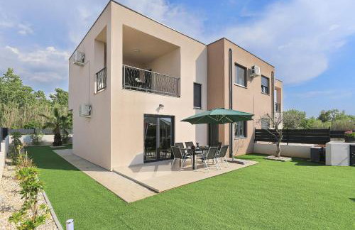 Villa Tri Palme with heated pool - Foto 7