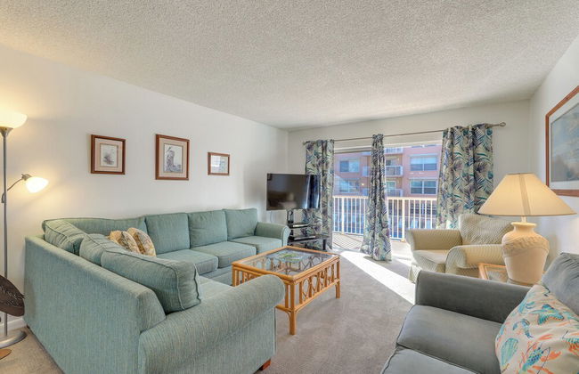 Sunny Cocoa Beach Condo with Balcony and Pool Access - Foto 35