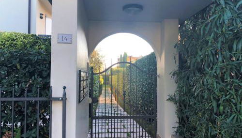 Bea's House, Restyling 2026 Sirmione with Private Garden and shared Pool DesenzanoLoft Official Partner Homes & Villas by Marriott Bonvoy - Foto 5