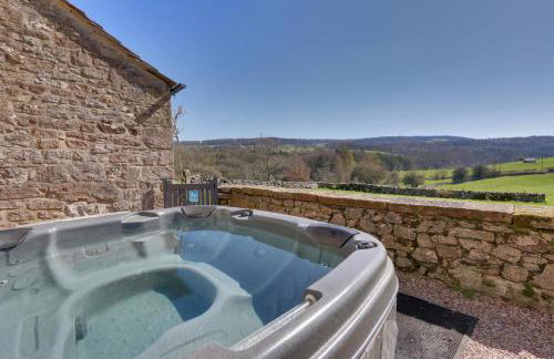 Derbyshire Chapel for 6 at Harthill Hall private hot tub 8am - 10pm plus private daily use of indoor pool and sauna 1 hour - Photo 1