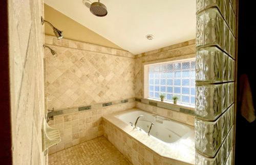 Big Bear Village View Haus is a large pet and kid friendly chalet with hot tub located a short walk to village - Foto 6