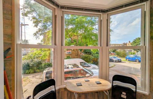 Beachside Bliss in Heart of Town - Foto 28