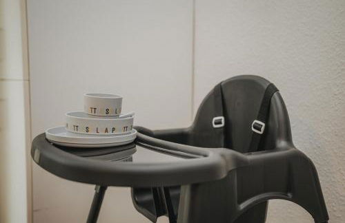 JOBOSTAYS - LINDEN Family Apartment Oldenburg - sehr geräumig 110m2 - Terrasse mit Gartenblick - voll ausgestattete Küche - 2 Bäder - Babybett - 10 Min zu Fuß zum Bahnhof - kostenloses WLAN - Parkplatz - kontaktfreier Check-In - Photo 42