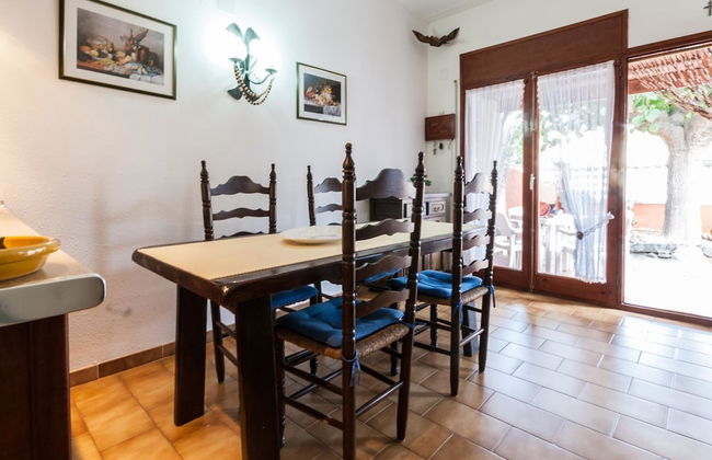 Peaceful Holiday Home in Costa Brava With Private Pool - Foto 16