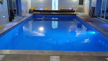 Couples Country Escape includes Private Indoor Pool and Hot tub in North Wales - Foto 2
