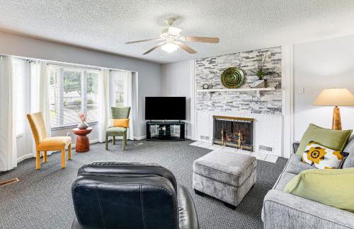 Retreat with Fenced Backyard in Kingsport! - Foto 3