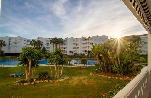 MARBELLA BANUS SUITES - Banús Playa Rocío - 3BR - 3BA - Direct Beach & Sea Access Complex - Outdoor Terrace w Garden Views - Pool - 3 Min Walk to Puerto Banús & Corte Ing Luxury Shopping - Ideal for Families - Foto 53