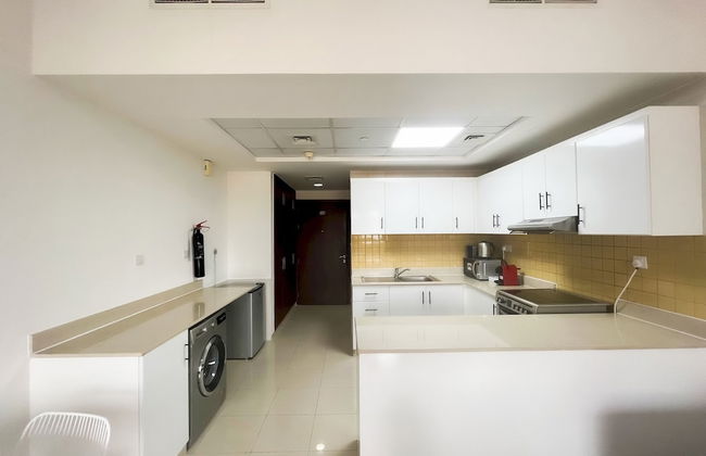 Stunning Sea View Apt. With Balcony - RAK - Photo 3