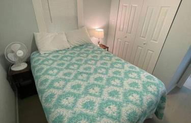 Berta's Lake Front Cottage on Winona Lake! - Foto 20