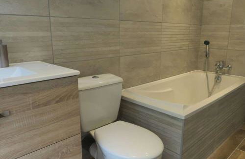 Maison rénovée pierre, jardin, WIFI, 400m mer, St Quay-Perros - FR-1-368-258 - Foto 13