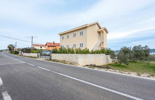 Simplistic Apartment in Neviđane near Sea - Foto 36