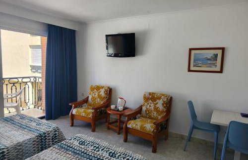 Apartamentos Leonor Carihuela - Photo 38