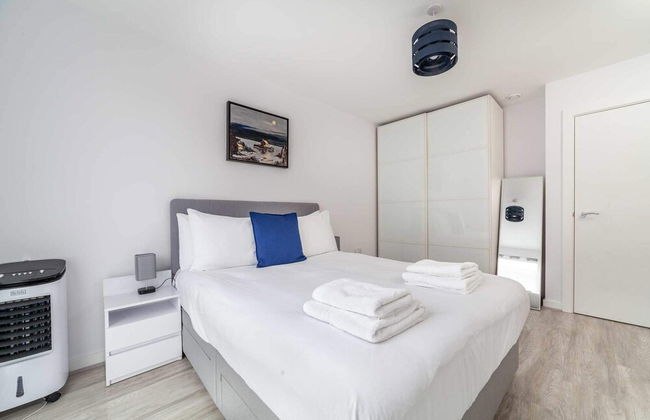 Riverside Retreat Modern Flat in Brentford - Foto 5