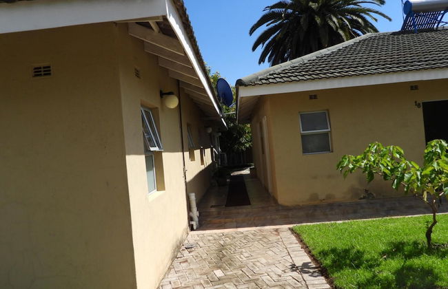 2 Bedroomed Apartment With En-suite and Kitchenette - 2068 - Foto 4