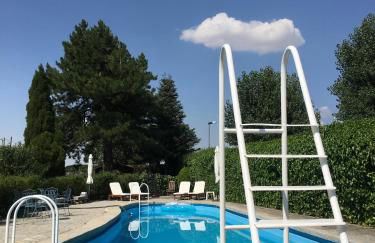 Villa Aurelia - Casa de campo con jardín y piscina entre Madrid y Segovia - Photo 10