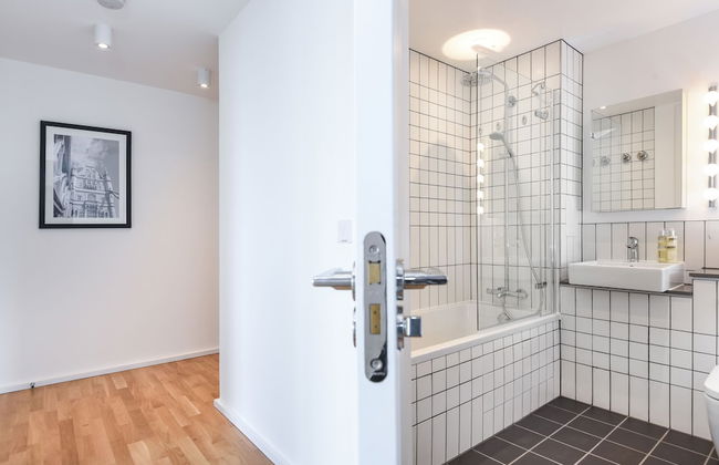 Millharbour Residences - Photo 14