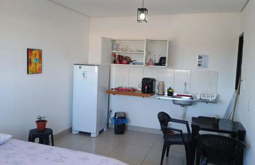 Studio completo, Ar, Tv, Wifi, perto de tudo - Foto 6