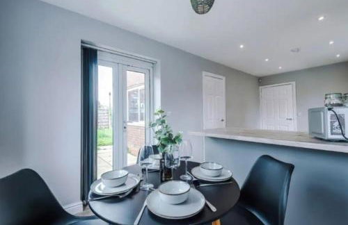 Lux 3 Bed 10 mins from Centre - Parking & Netflix - Foto 18