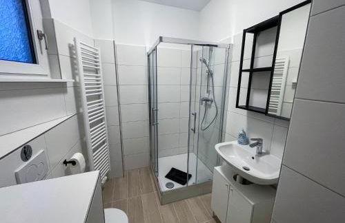 bookandstay24 Die-burg 4 Zimmerwohnung mit Küche und Balkon bei Darmstadt, Frankfurt, RheinMain Gebiet - Foto 6