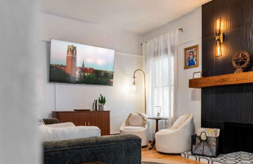 Sanctuary on 3rd - Walk to UF , Parking , Grill - Photo 8