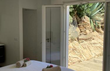 LA TERRASSE DES LAURIERS SUR L'ÎLE DU LEVANT - Foto 13