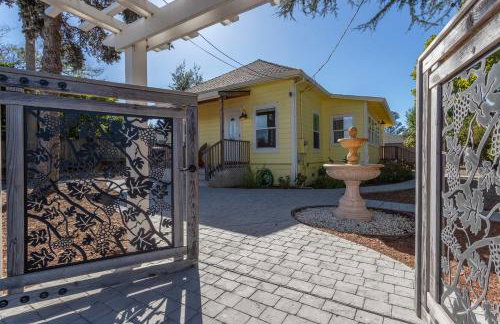 Relaxing 3BR Home with Vineyard View Rooftop Deck and Game Room - Foto 1