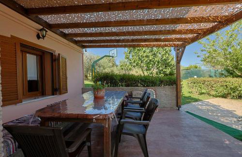 VILLA PEPONI Spacious Traditional Villa with Garden - BBQ & Private Parking - Photo 6
