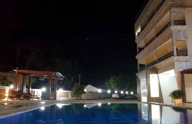 Hotel Cantinho Das Flores - Photo 2