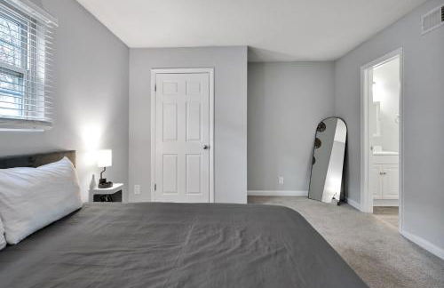 Black And White 1 BR by Ryan Korban - Foto 7