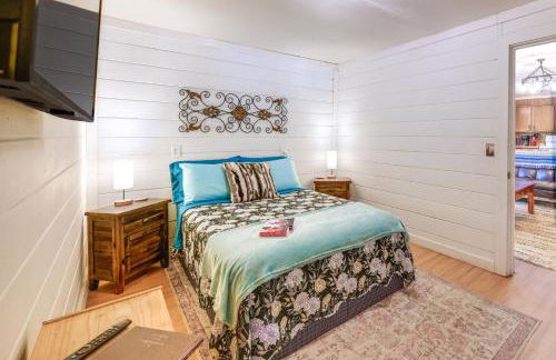 Rustic Cabin with Patio 8 Mi to Kings Canyon Park - Foto 7