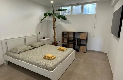 Sunny 3-Bedroom Apartment - Foto 26