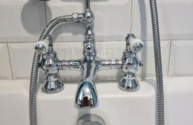 Whitstone getaway - Photo 4