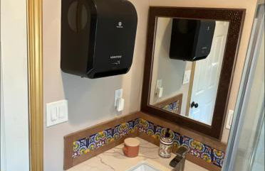 Charming Casita all too yourself near Midtown, Train and Freeway - Photo 20