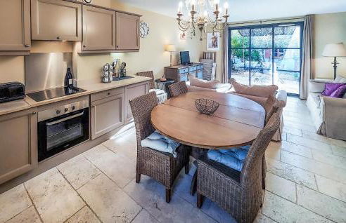 2 Bedroom Awesome Home In Saint-Laurent-De-La-Ca - Foto 11