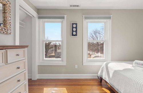 Walk to Beach at Historic Sears Kit Home - Foto 18